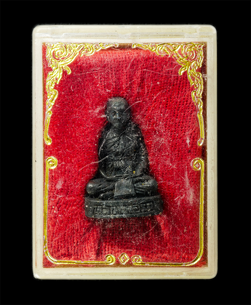 6May25 (154)dp.jpg - รูปหล่ออุดกริ่ง หลวงพ่อริม รัตนมุณี วัดอุทุมพรปราสาท อ.ปราสาท จ..สุรินทร์ เนื้อโลหะ ผสม พระเก่าสวย มวลสารดี พร้อมกล่องเดิมๆ | https://kamulet.in.th